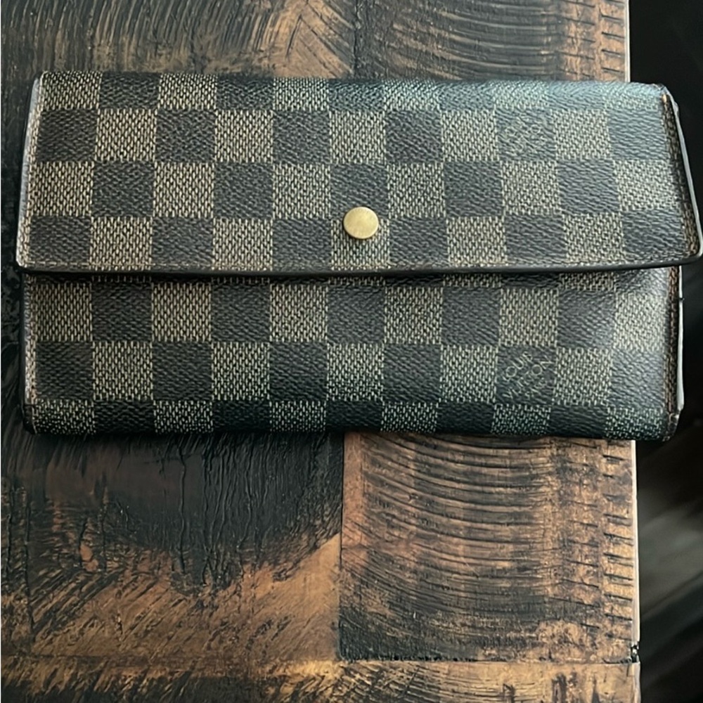 LIKE NEW🔥🔥Louis Vuitton Damier Graphite Wallet💗💗💗